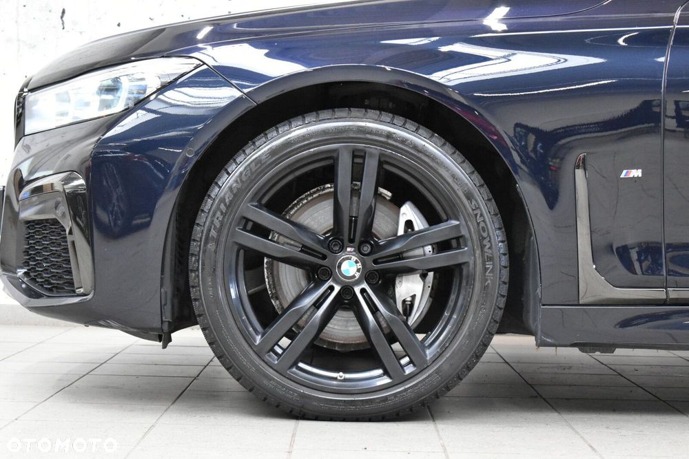 BMW Seria 7 - 8