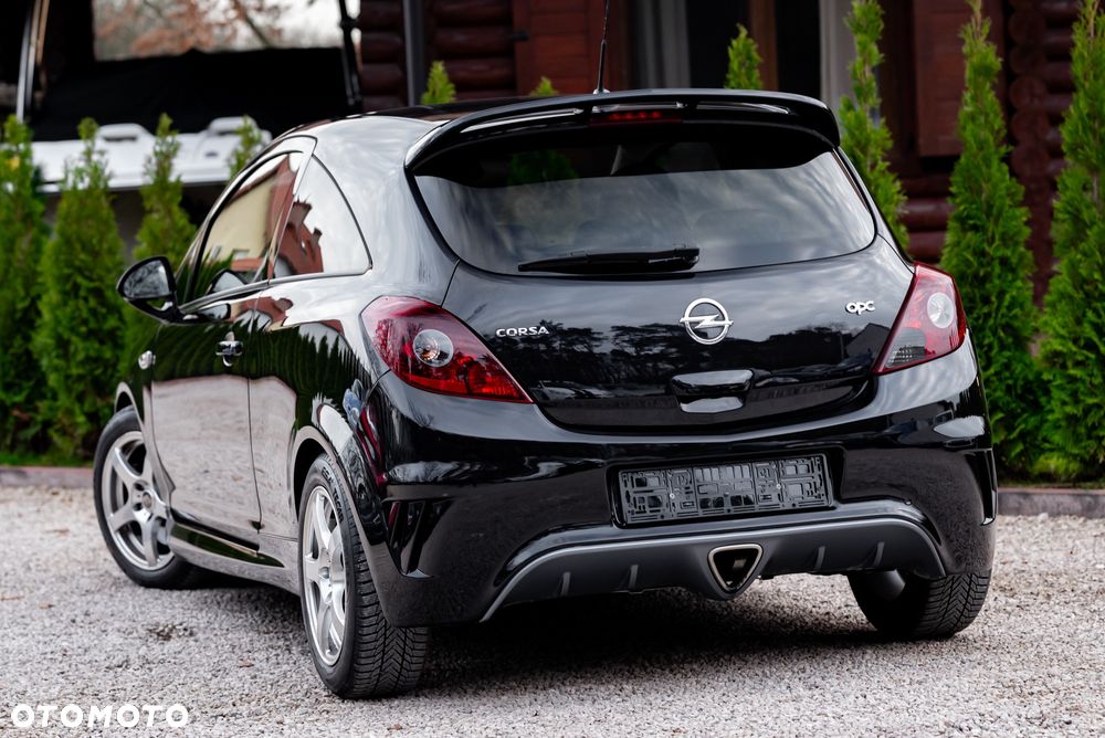 Opel Corsa 1.6T OPC - 12