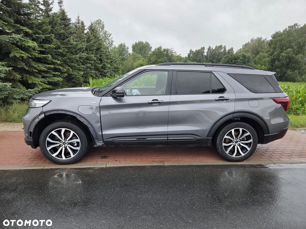 Ford Explorer EcoBoost Plug-in Hybrid ST-LINE - 5