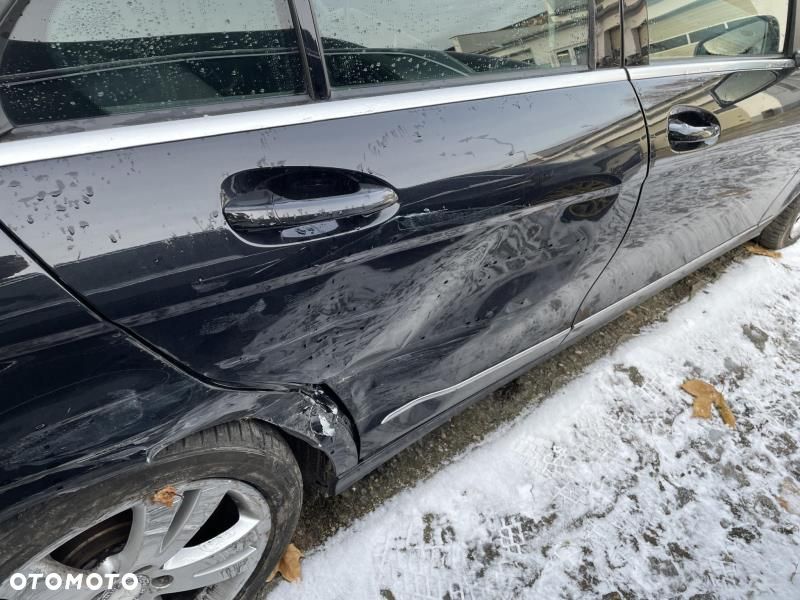 Mercedes-Benz Klasa C 180 CGI BlueEFFICIENCY Avantgarde - 6