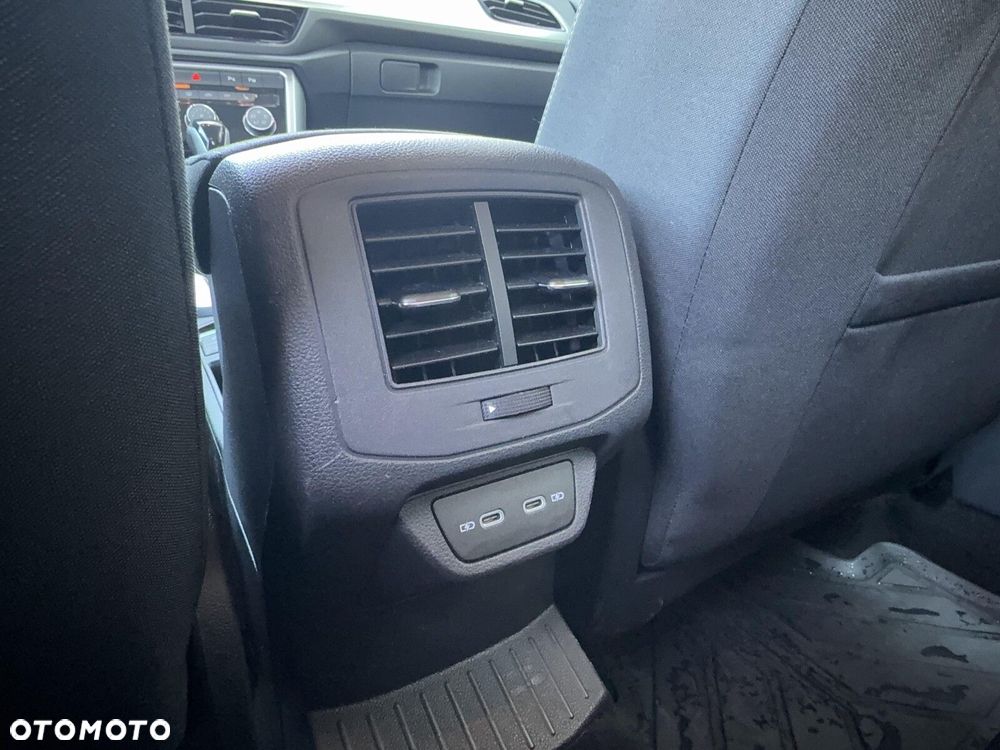 Volkswagen T-Roc - 30