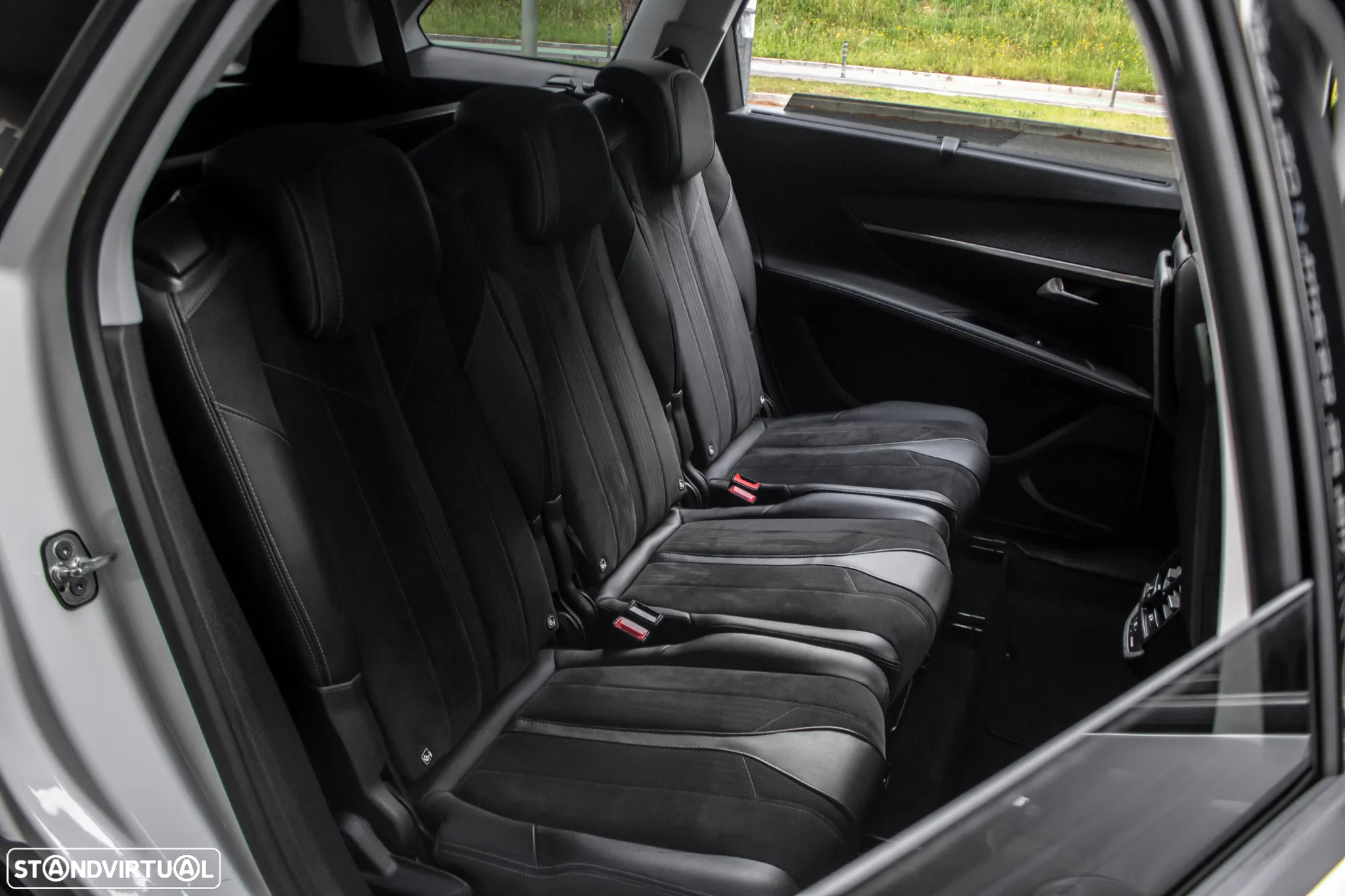 Peugeot 5008 1.2 PureTech Allure Pack EAT8 - 34