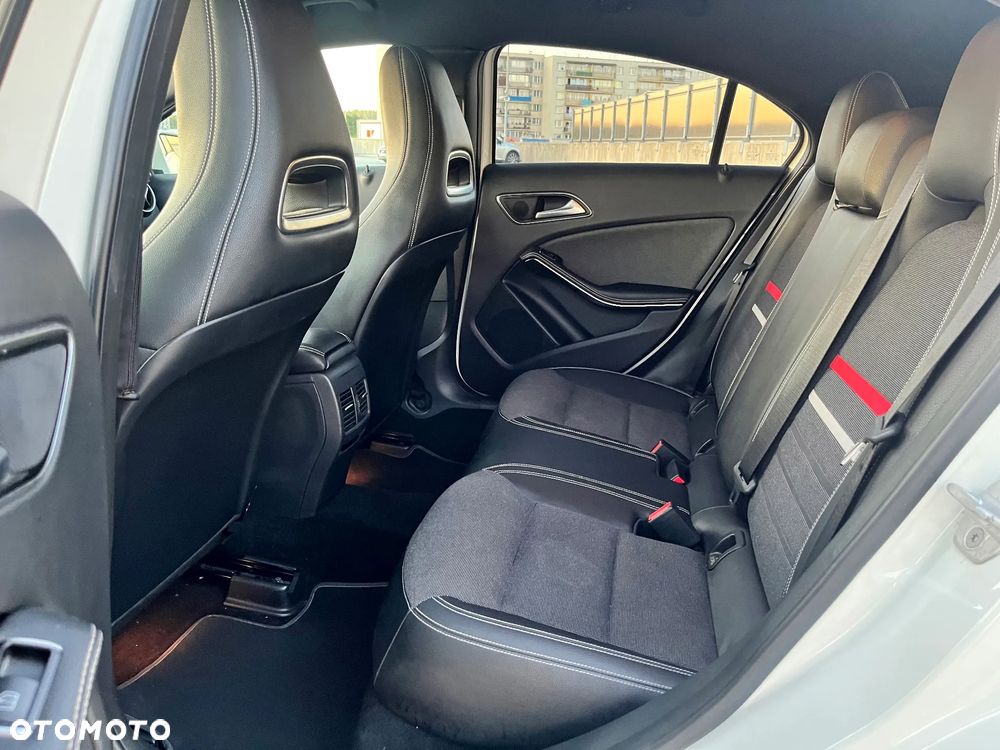 Mercedes-Benz Klasa A 180 7G-DCT Activity Edition - 11