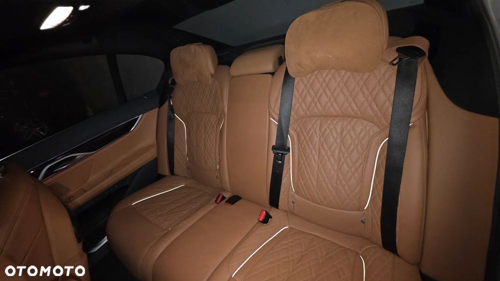 BMW Seria 7 740d xDrive mHEV sport - 7