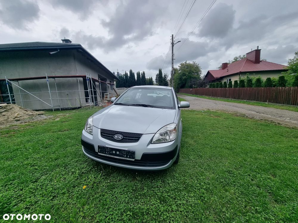 Kia Rio - 3
