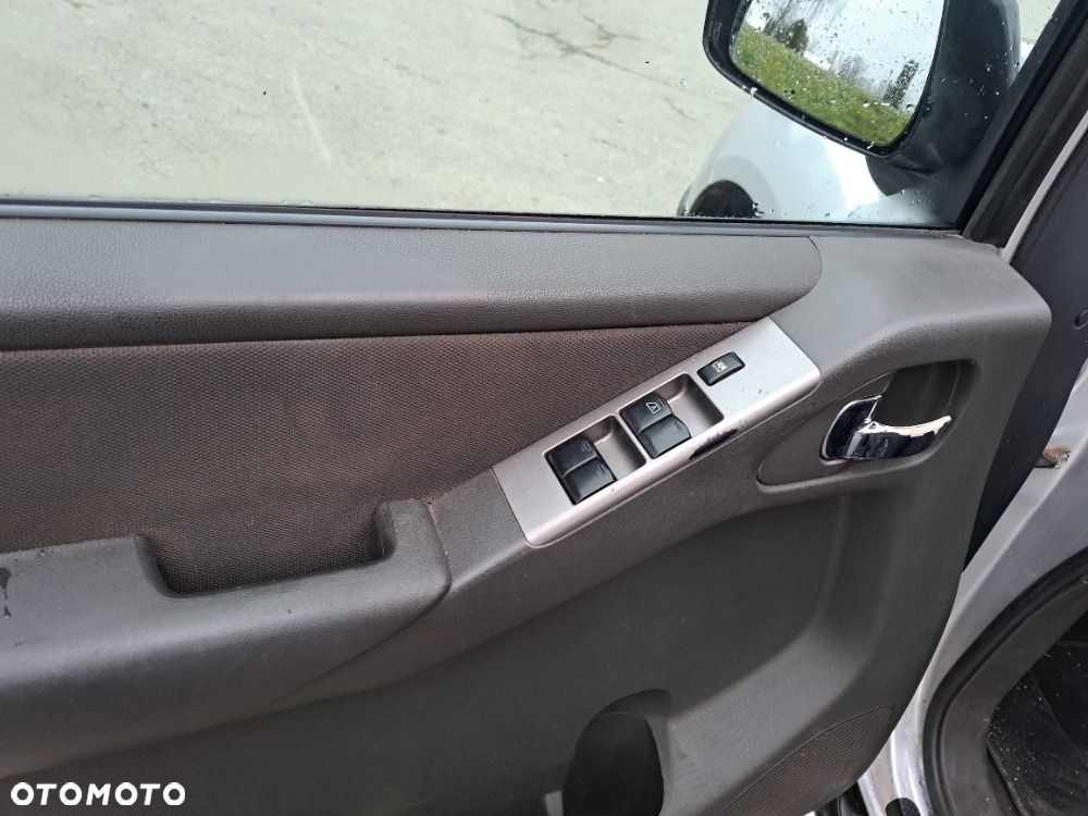 Nissan Pathfinder - 9