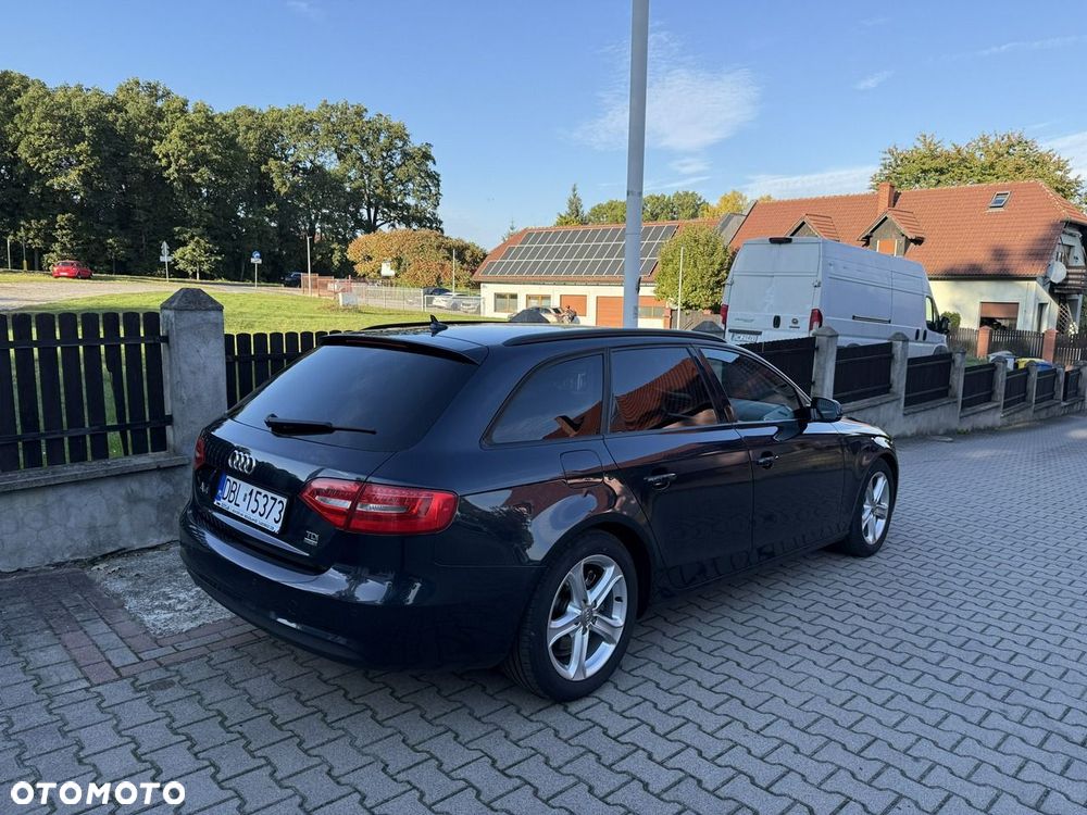 Audi A4 Avant 2015 photo 4