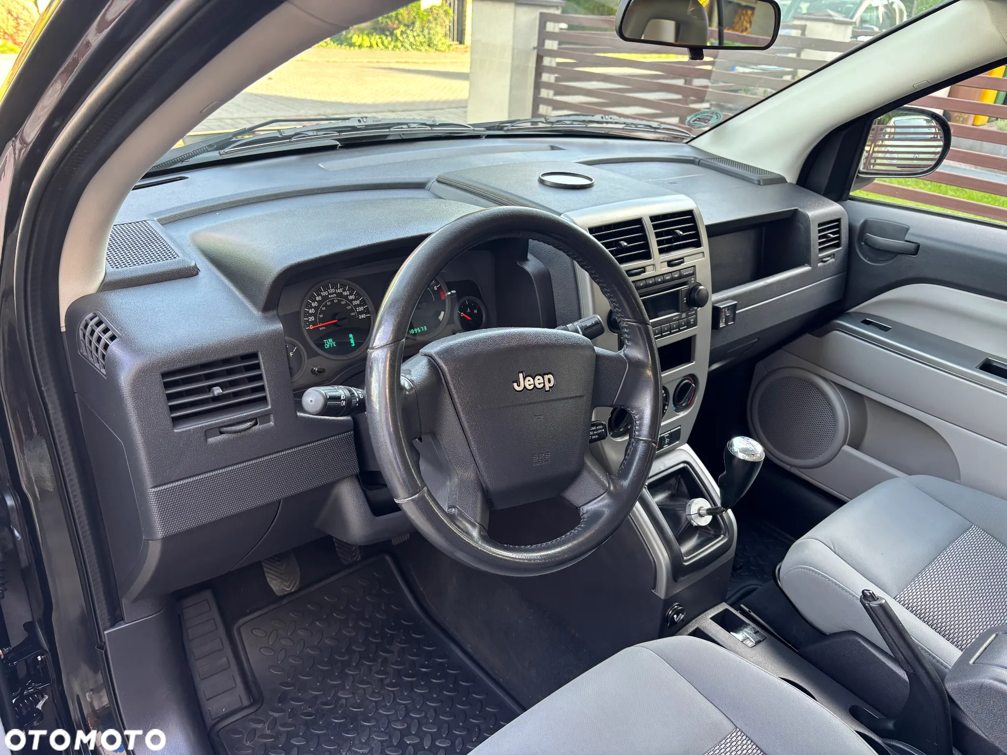 Jeep Compass - 22