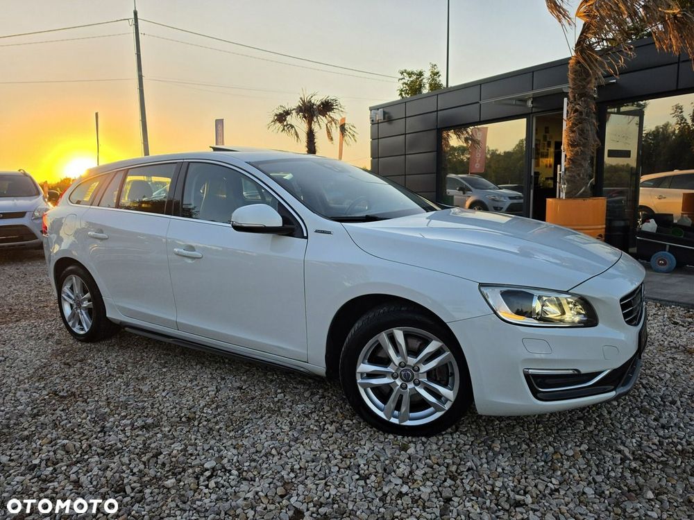 Volvo V60 D6 AWD Plug-in Hybrid Summum - 7