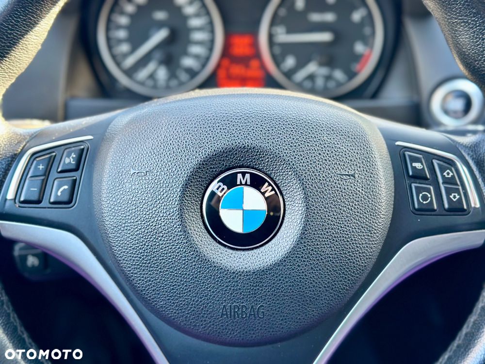 BMW X1 sDrive18d xLine - 16