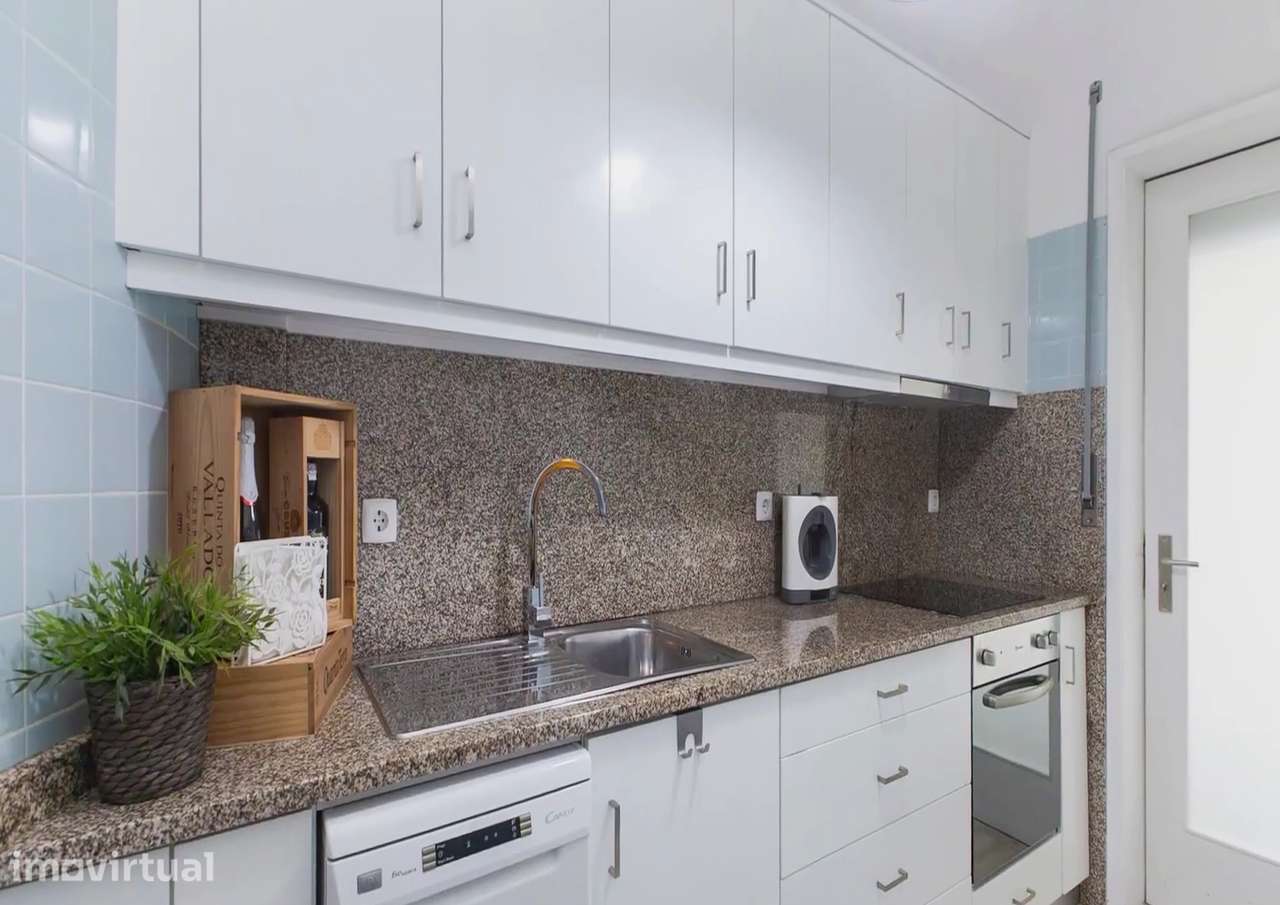 T1 com garagem, ar condicionado e cozinha separada Porto - Grande imagem: 4/10