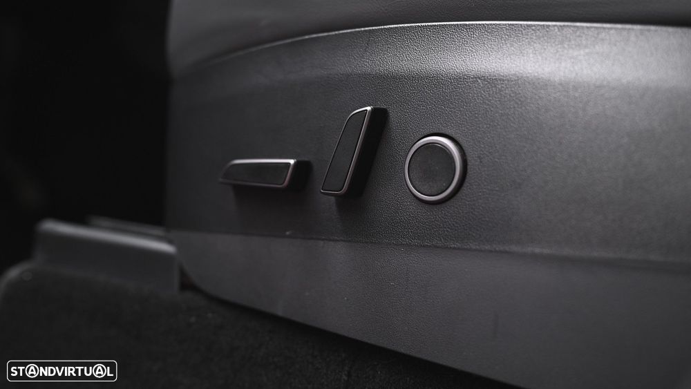 Tesla Model Y Tração Traseira - 41