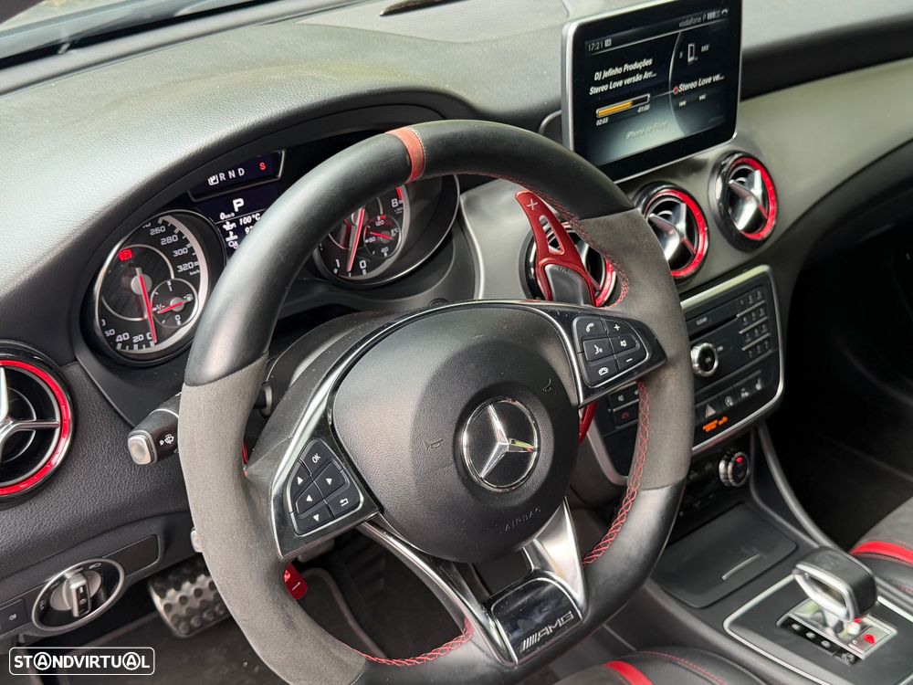 Mercedes-Benz CLA 45 AMG 4Matic 7G-DCT - 30