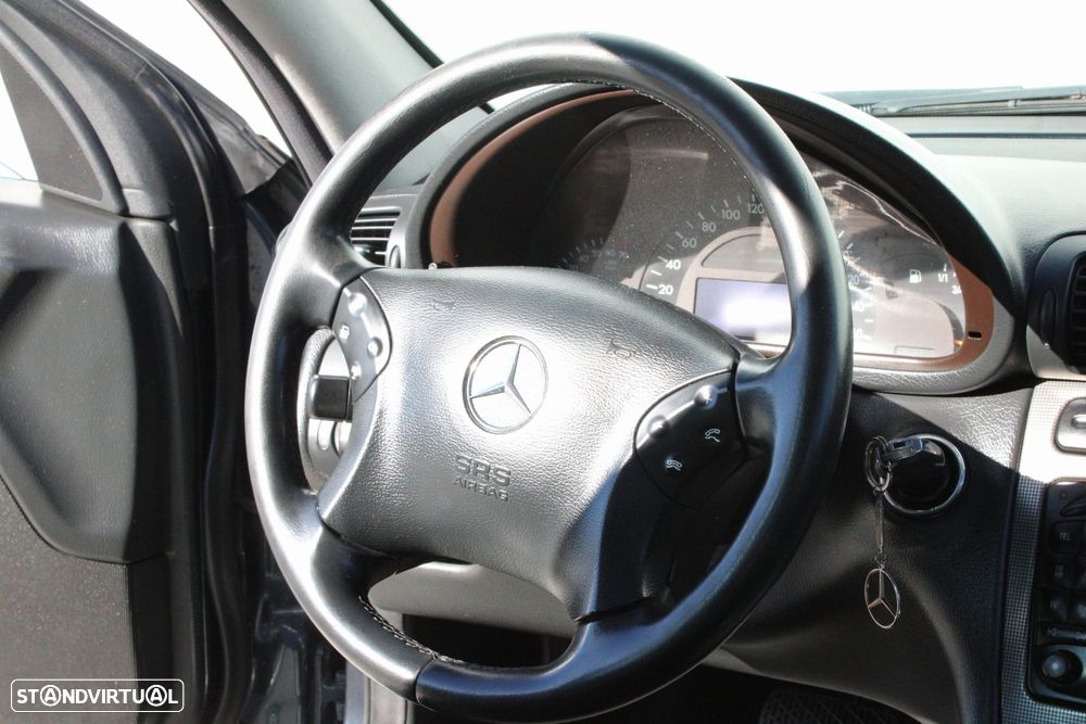 Mercedes-Benz C 240 Avantgarde 4-Matic - 8