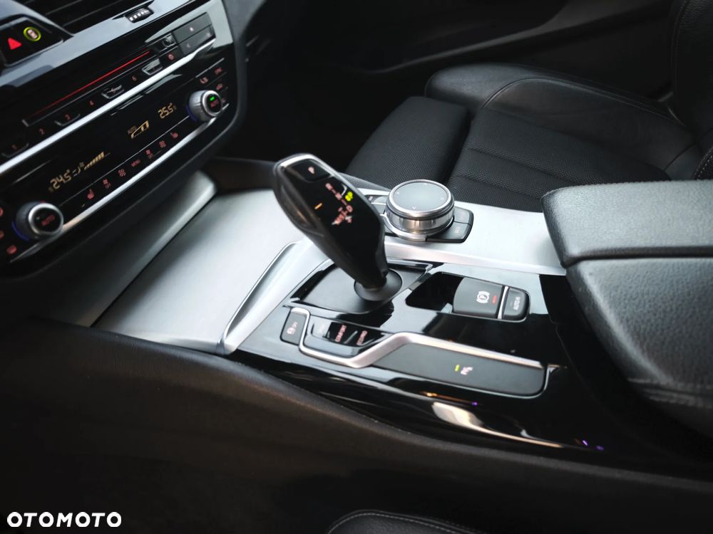 BMW Seria 5 - 30