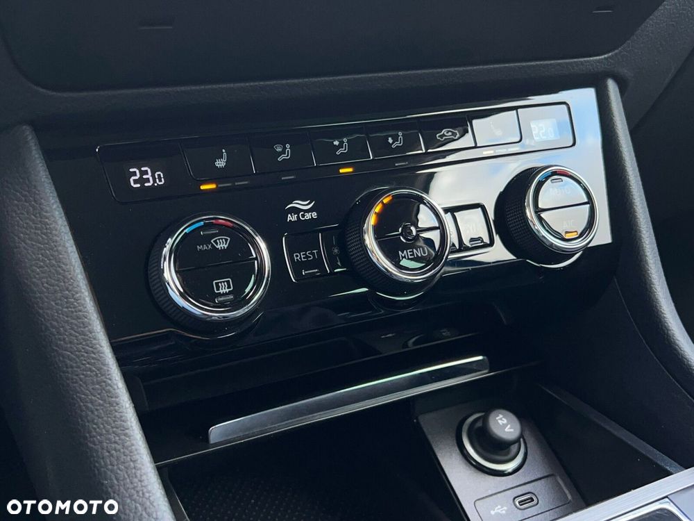 Skoda Superb 2.0 TDI SCR Style DSG - 28