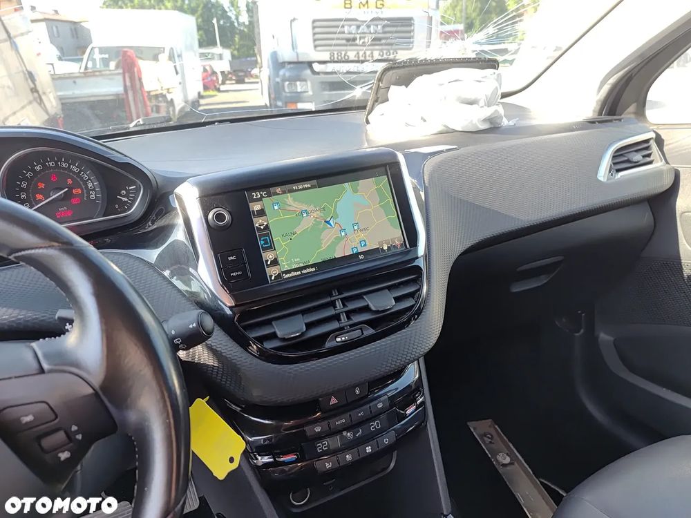 Peugeot 2008 e-HDi FAP 92 EGS6 STOP & START Allure - 23