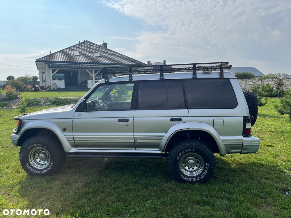 Mitsubishi Pajero - 1