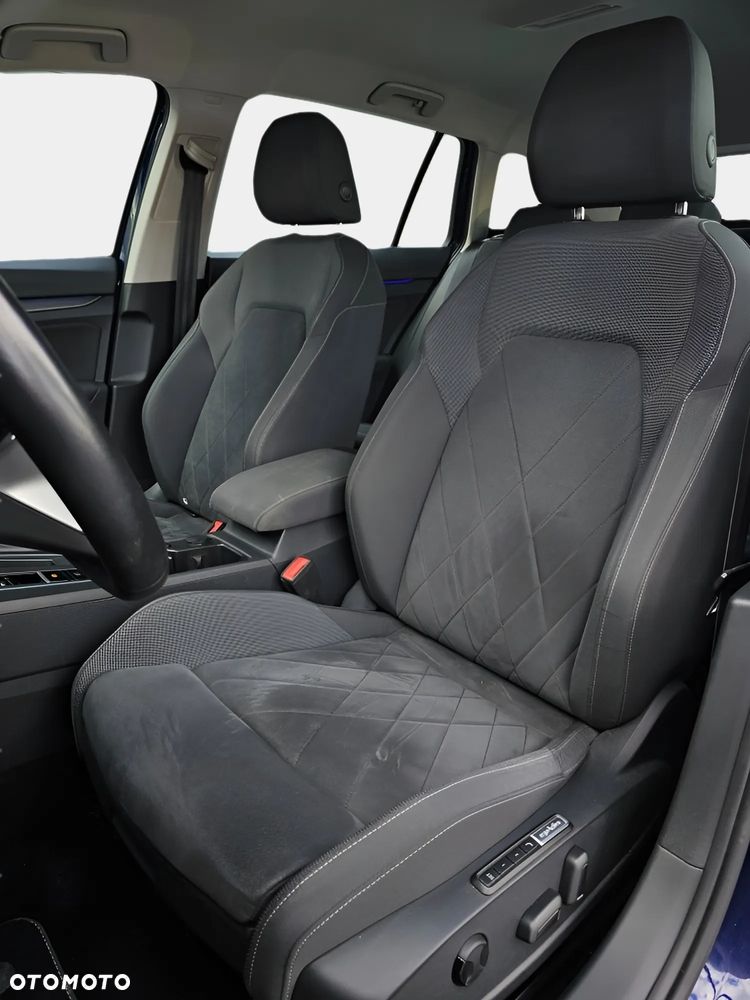 Volkswagen Golf Variant - 30