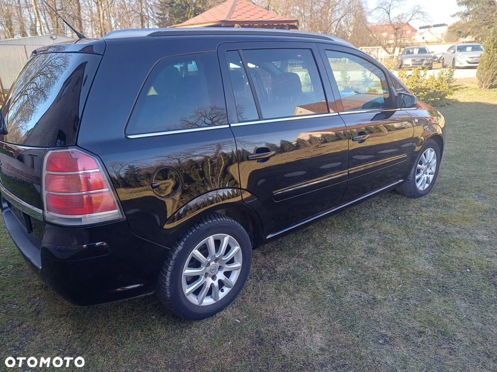 Opel Zafira 1.6 - 12