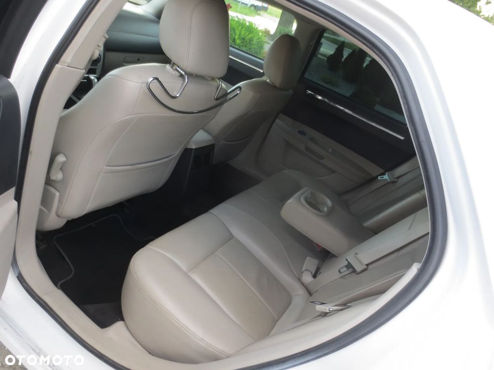 Chrysler 300C - 7