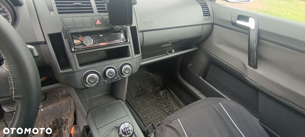 Volkswagen Polo - 8