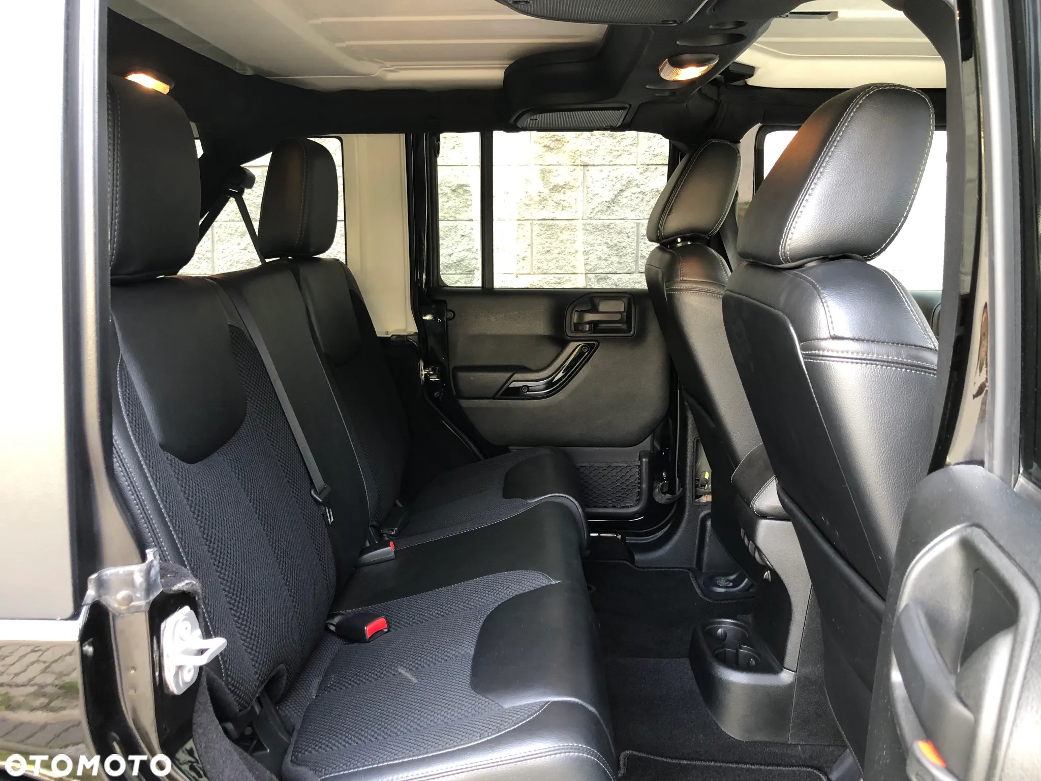 Jeep Wrangler Unlimited Hard-Top 3.6 Automatik Black Edition - 30
