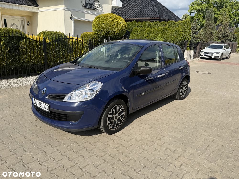 Renault Clio - 1