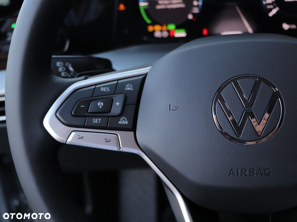 Volkswagen Golf - 21