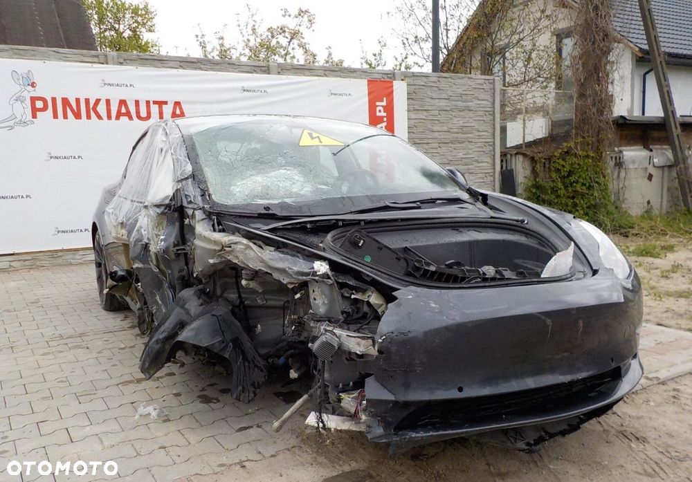 Tesla Model 3 - 2
