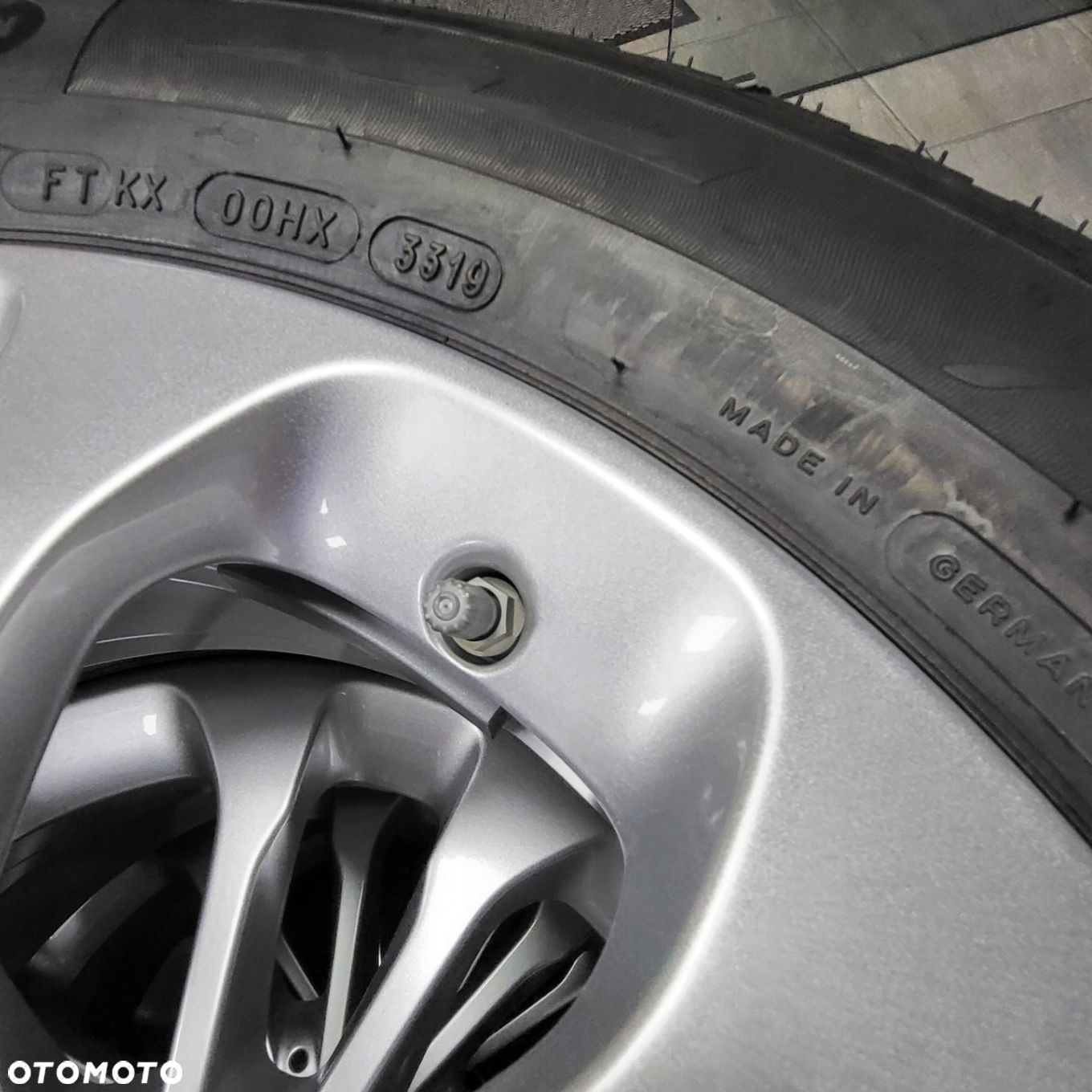 17 Oryginał Mercedes GLA W156 215/60R17 Nowe - 12