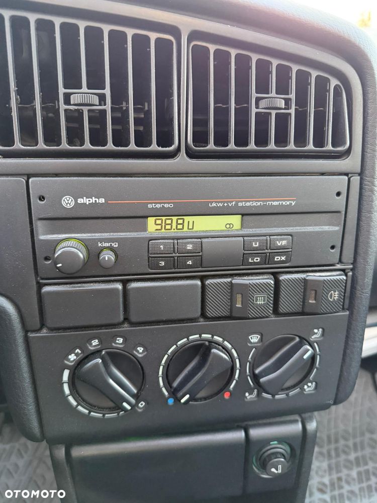 Volkswagen Passat - 24