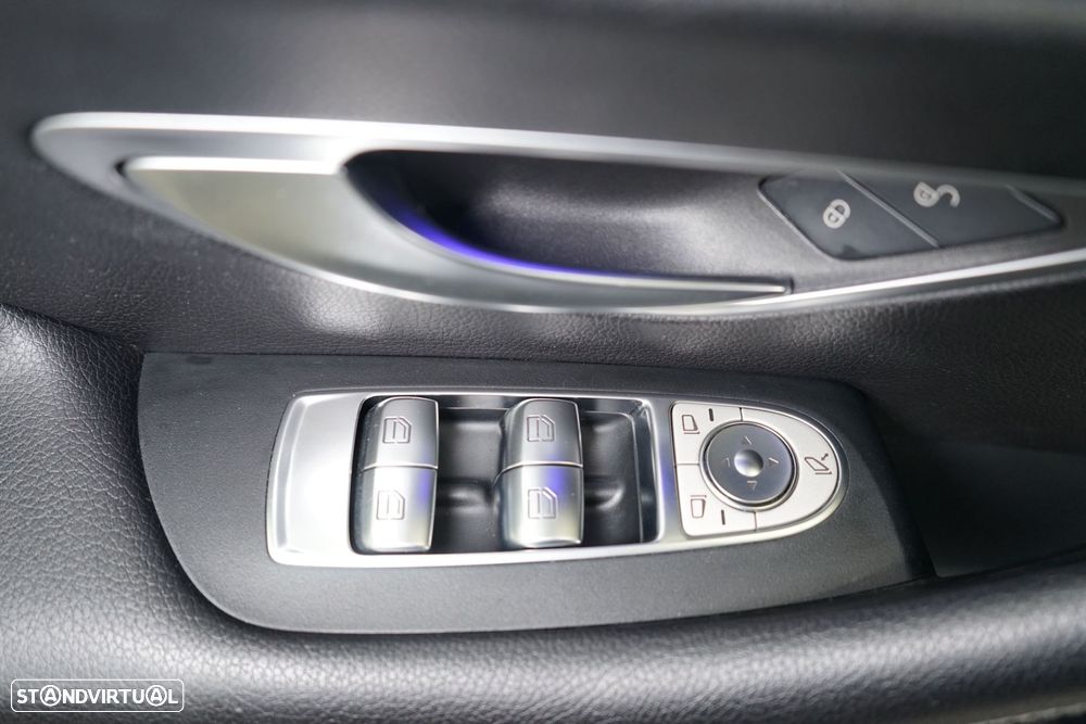 Mercedes-Benz E 220 d AMG Line - 21