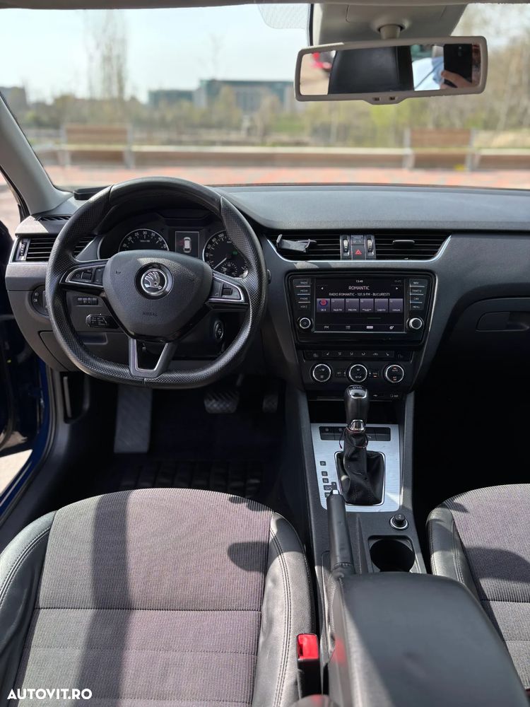 Skoda Octavia 2.0 TDI ELEGANCE DSG - 8