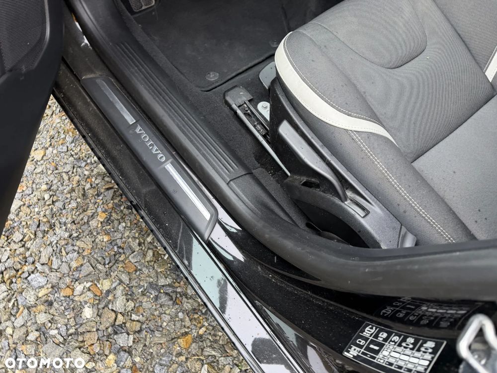 Volvo V40 T2 Momentum - 14