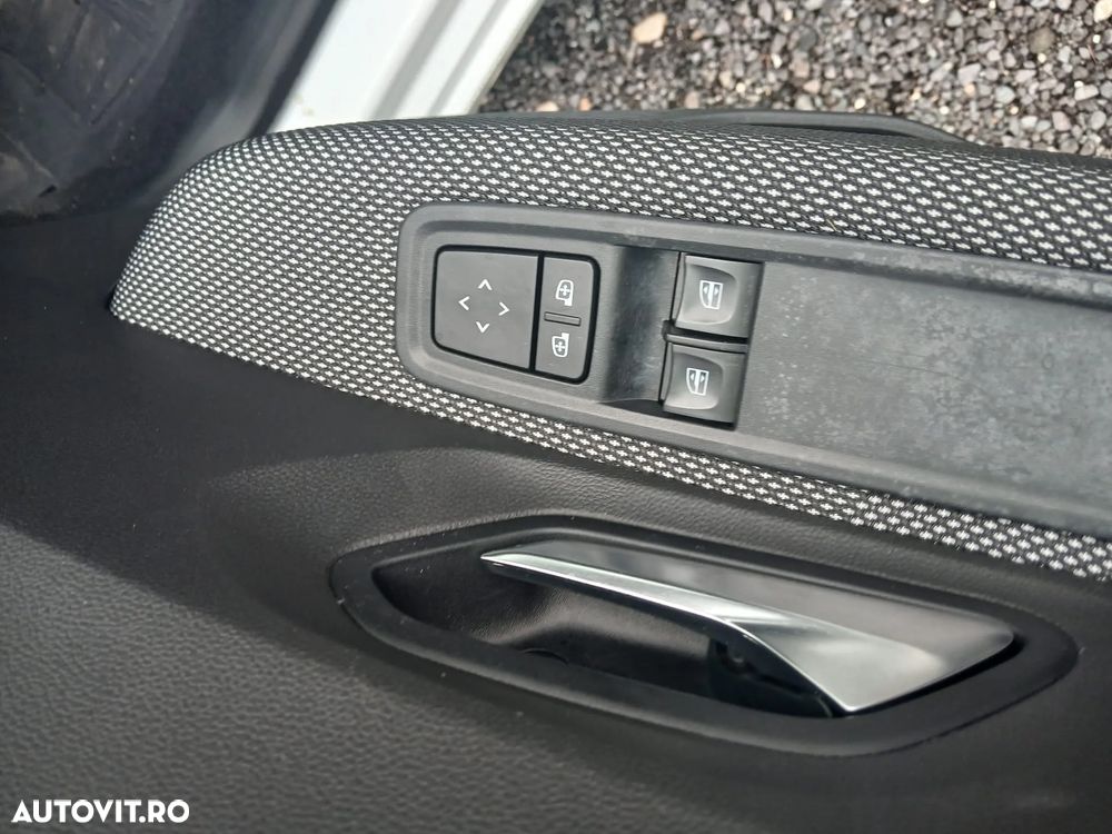 Dacia Sandero TCe 90 Essential - 10