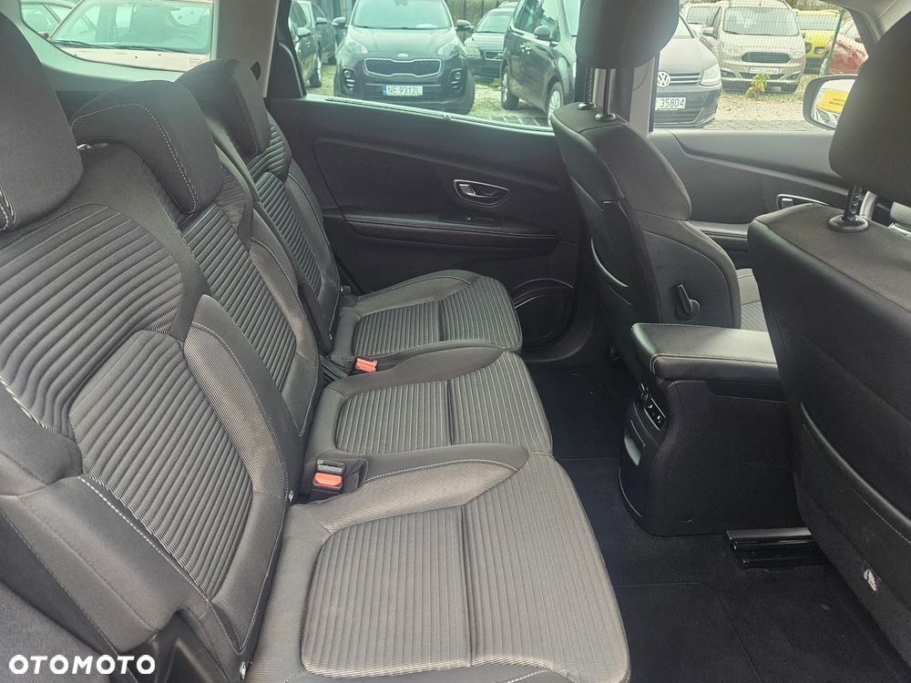 Renault Grand Scenic - 16