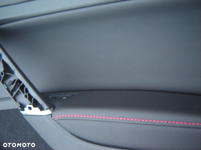 VW GOLF VII GTI BOCZEK AMBIENT TAPICERKA SKÓRA NOWA ORYGIN - 2