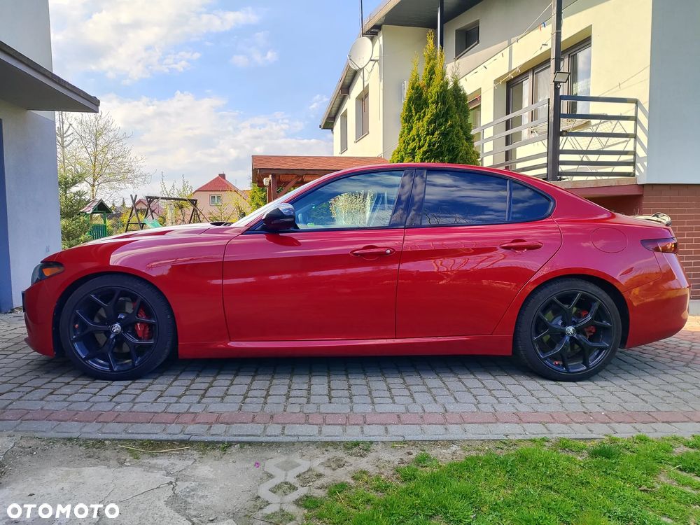 Alfa Romeo Giulia 2.0 Turbo 16V AT8 Veloce Ti - 4