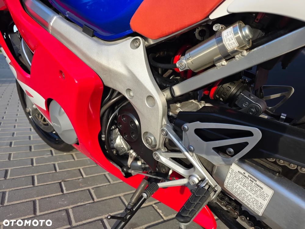 Honda CBR - 16