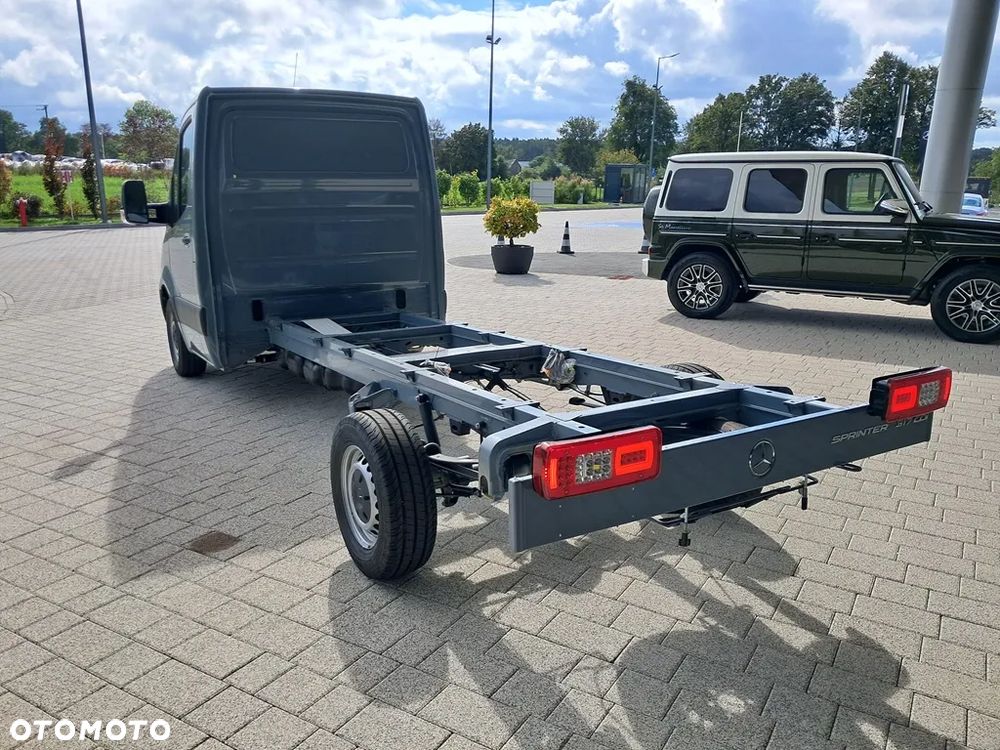 Mercedes-Benz Sprinter - 7