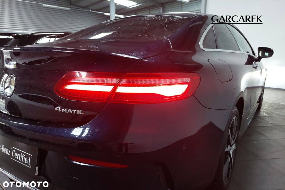Mercedes-Benz Klasa E 400 4-Matic 9G-TRONIC - 11