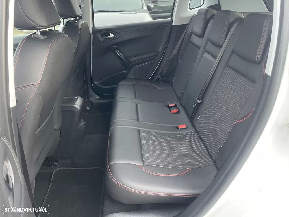 Peugeot 2008 1.2 PureTech GT Line - 17