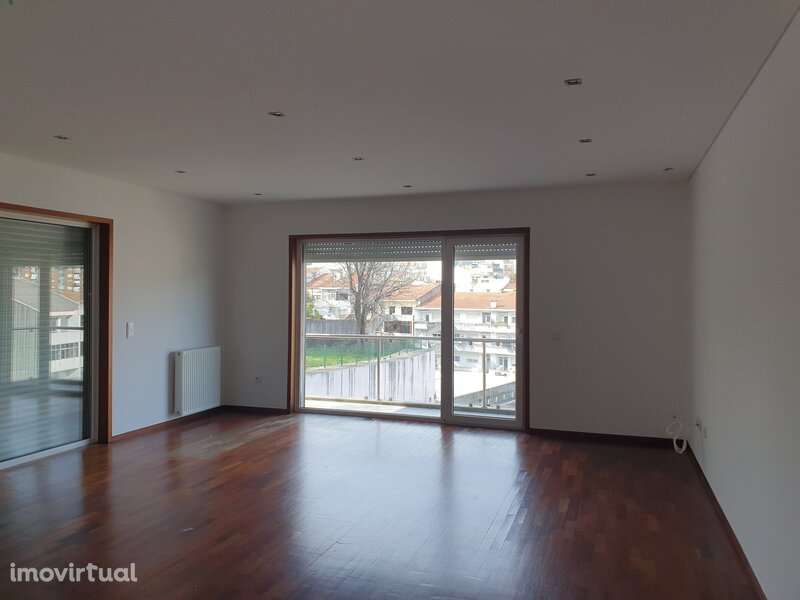 Apartamento T2 - Praça das Flores - Porto - Grande imagem: 4/17