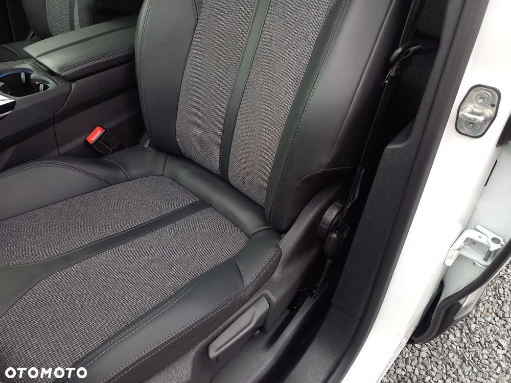 Peugeot 5008 BlueHDI 130 Allure Business-Paket - 39