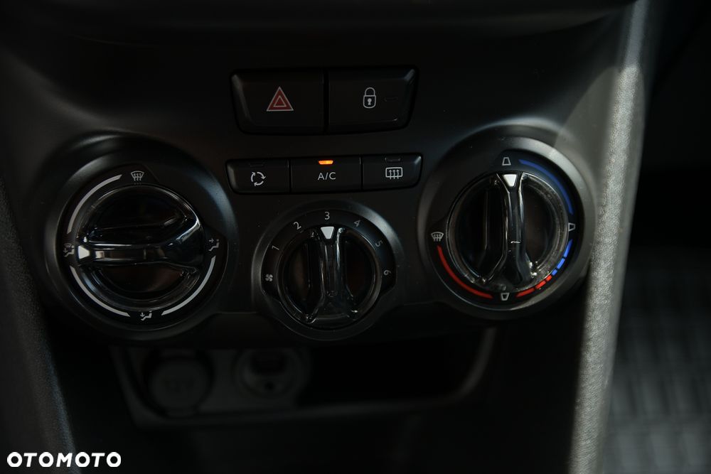 Peugeot 208 - 34