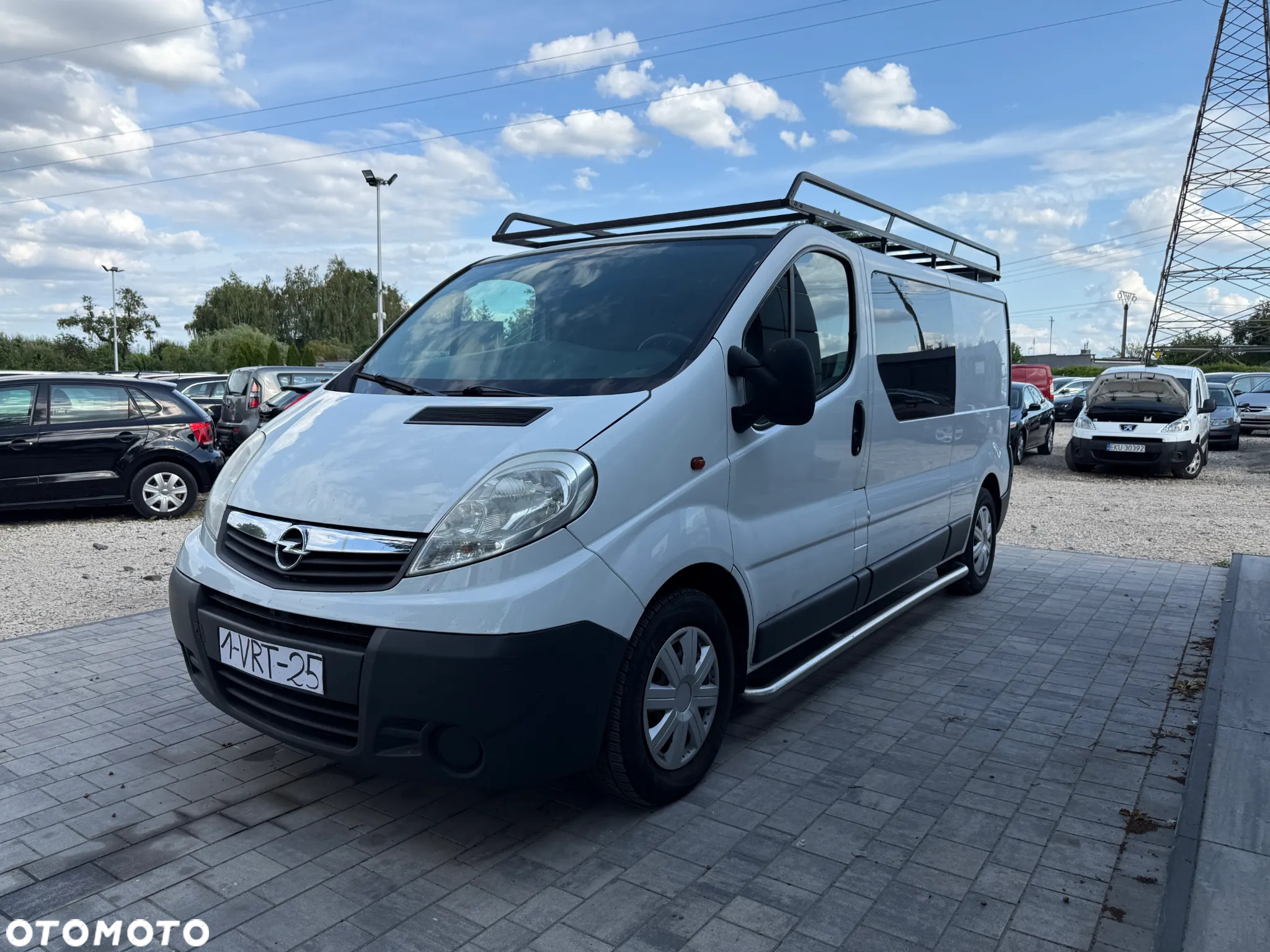Opel Vivaro L2H1 2.9t - 16