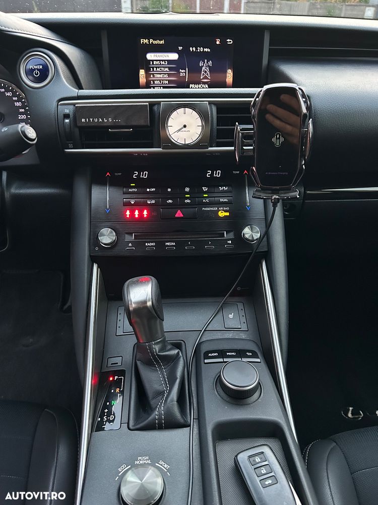Lexus Seria IS 300h Aut. F Sport - 8