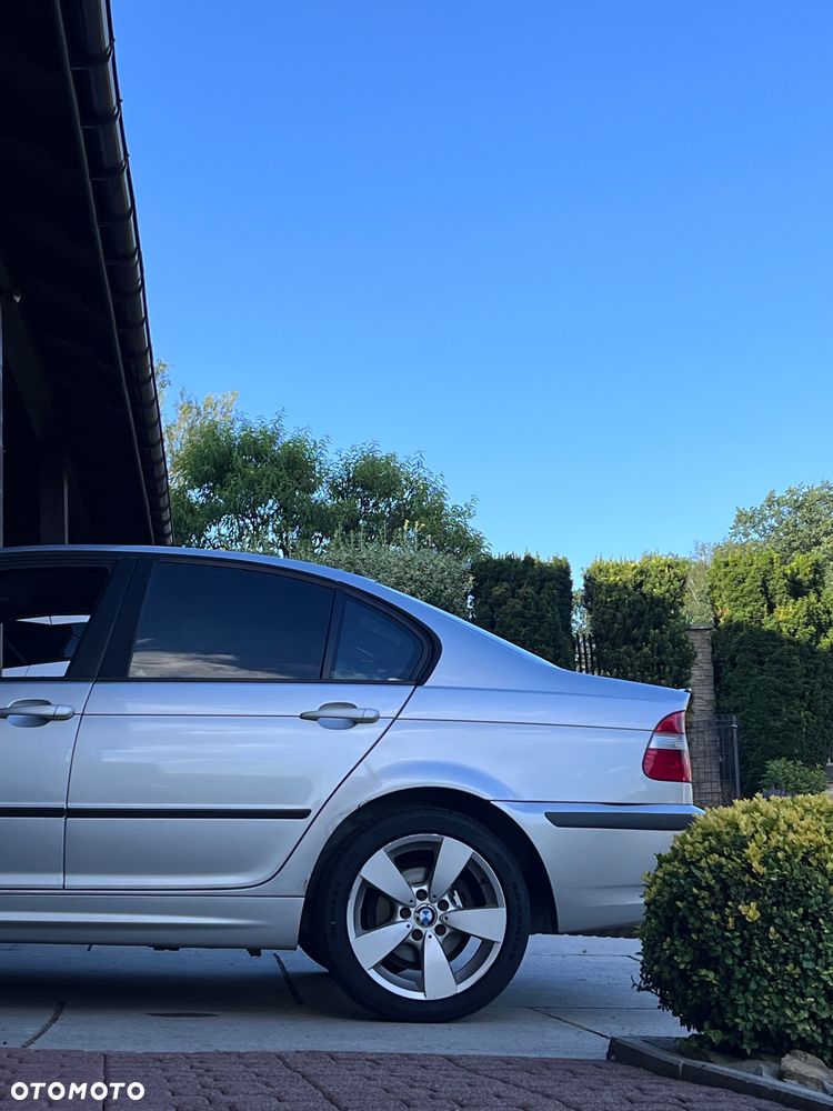 BMW 318D 2001 photo 2