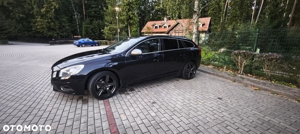 Volvo V60 D3 R-Design - 6